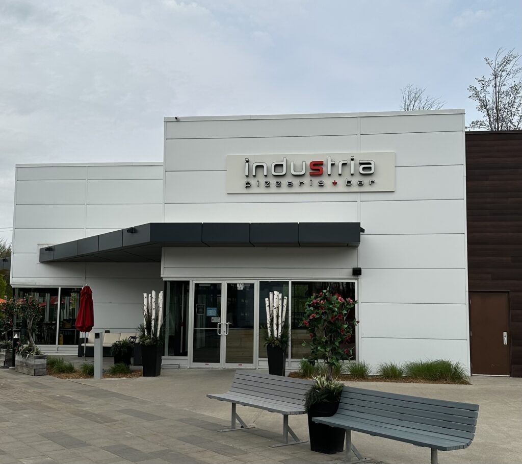 Industria Pizzeria in Blainville