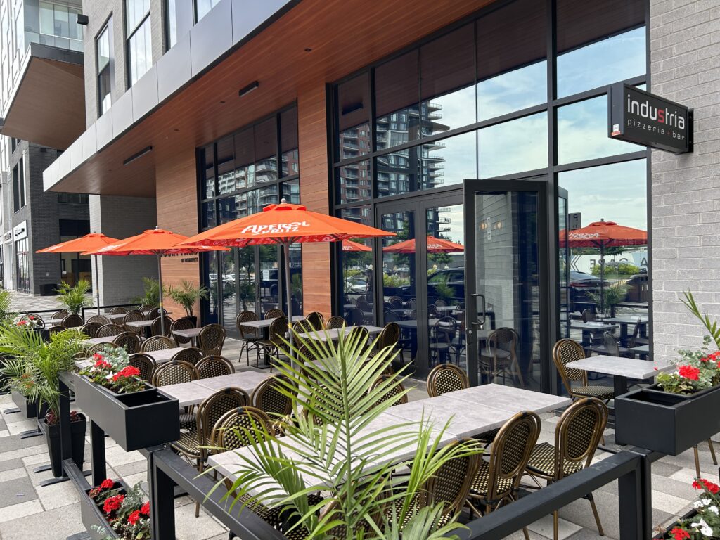 Industria Pizzeria in Brossard